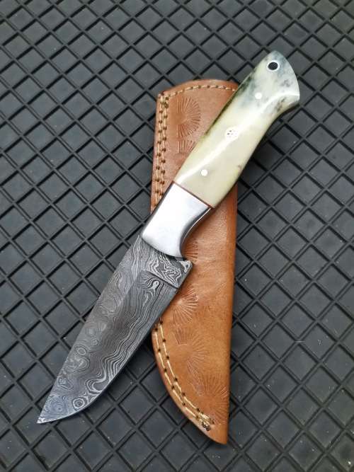 HANDMADE DAMASCUS STEEL HUNTING KNIFE