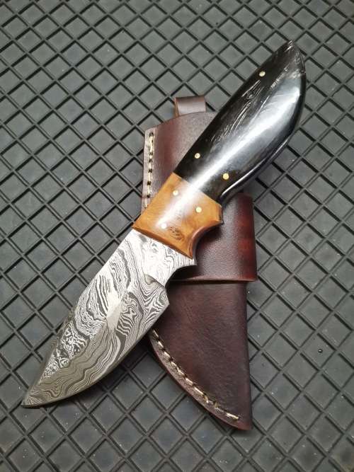 HANDMADE DAMASCUS STEEL HUNTING KNIFE