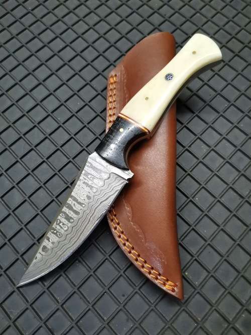 HANDMADE DAMASCUS STEEL HUNTING KNIFE