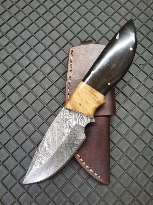 HANDMADE DAMASCUS STEEL HUNTING KNIFE