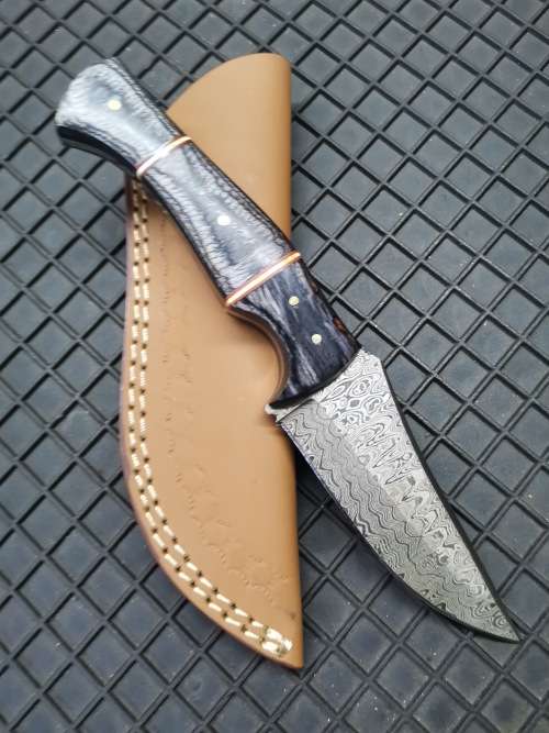 HANDMADE DAMASCUS STEEL HUNTING KNIFE