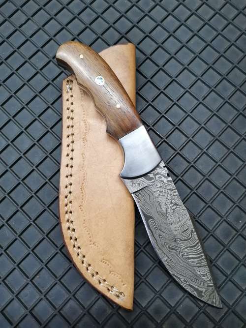 HANDMADE DAMASCUS STEEL HUNTING KNIFE
