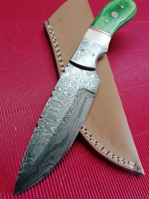 HANDMADE DAMASCUS STEEL HUNTING KNIFE !!!