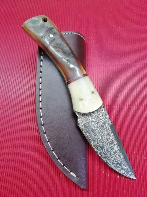 HANDMADE DAMASCUS STEEL HUNTING KNIFE !!!