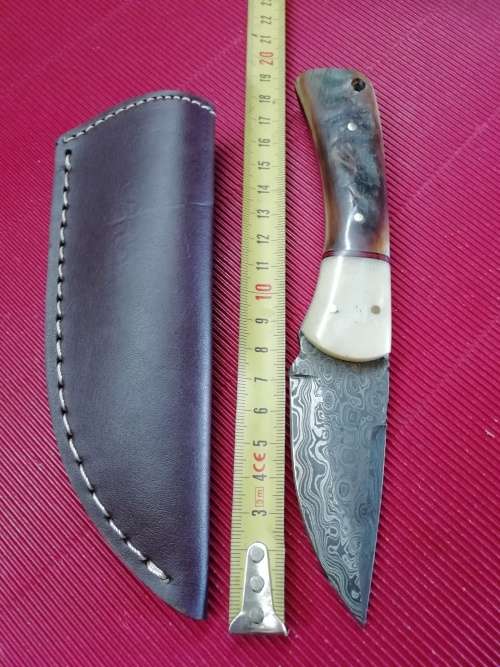 HANDMADE DAMASCUS STEEL HUNTING KNIFE !!!