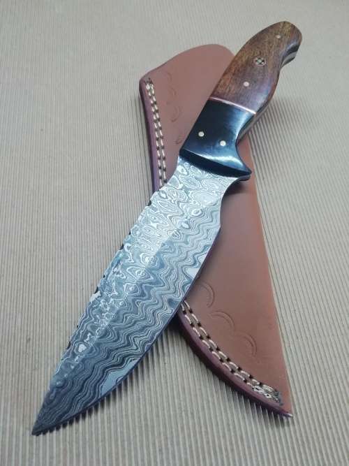 HANDMADE DAMASCUS STEEL HUNTING KNIFE !!!