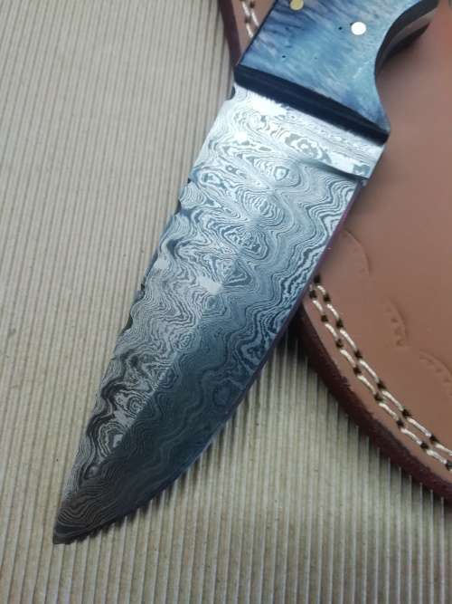 HANDMADE DAMASCUS STEEL HUNTING KNIFE !!!