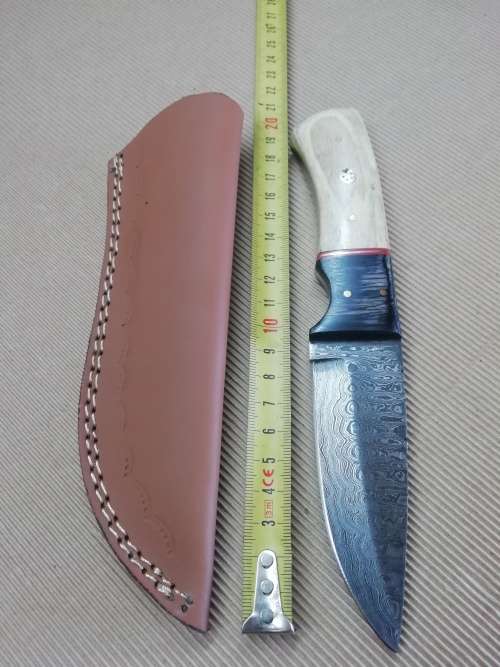 HANDMADE DAMASCUS STEEL HUNTING KNIFE !!!