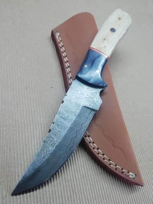 HANDMADE DAMASCUS STEEL HUNTING KNIFE !!!
