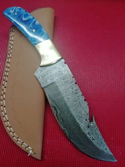 HANDMADE DAMASCUS STEEL HUNTING KNIFE !!!
