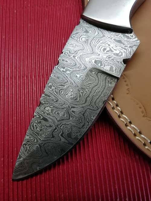 HANDMADE DAMASCUS STEEL HUNTING KNIFE !!!