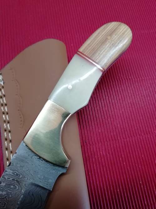 HANDMADE DAMASCUS STEEL HUNTING KNIFE !!!