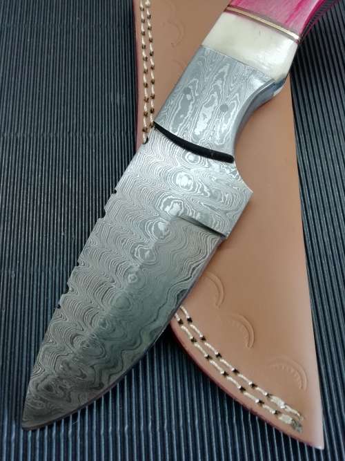 HANDMADE DAMASCUS STEEL HUNTING KNIFE !!!