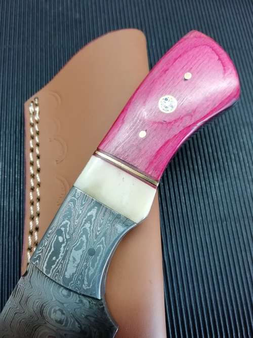 HANDMADE DAMASCUS STEEL HUNTING KNIFE !!!