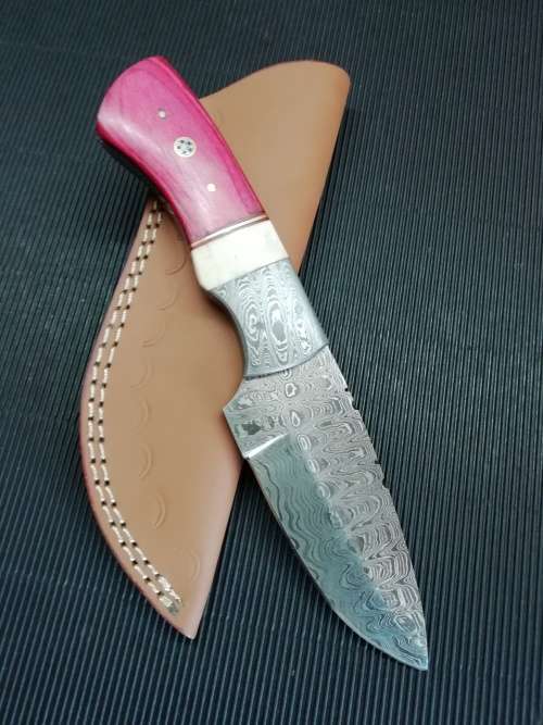 HANDMADE DAMASCUS STEEL HUNTING KNIFE !!!