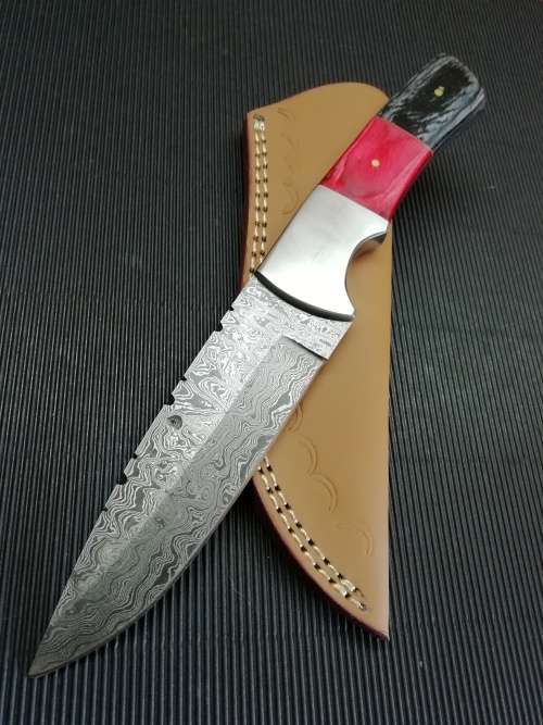 HANDMADE DAMASCUS STEEL HUNTING KNIFE !!!