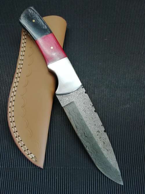 HANDMADE DAMASCUS STEEL HUNTING KNIFE !!!