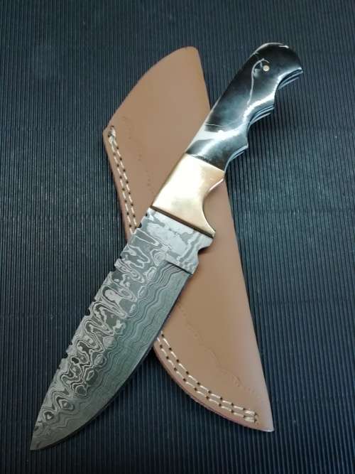 HANDMADE DAMASCUS STEEL HUNTING KNIFE !!!