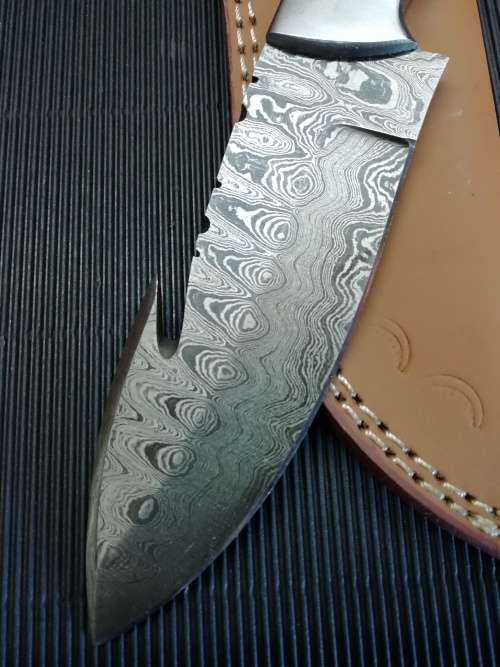 HANDMADE DAMASCUS STEEL HUNTING KNIFE !!!