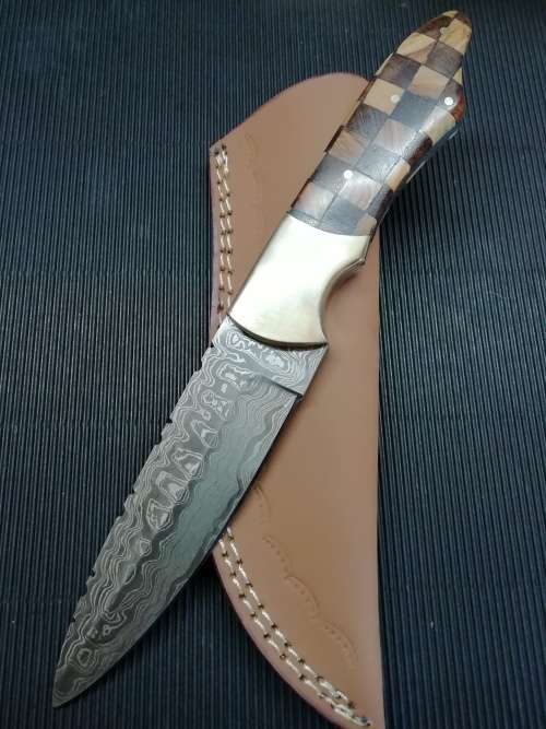 HANDMADE DAMASCUS STEEL HUNTING KNIFE !!!