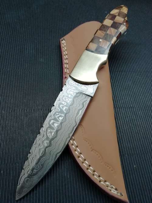 HANDMADE DAMASCUS STEEL HUNTING KNIFE !!!