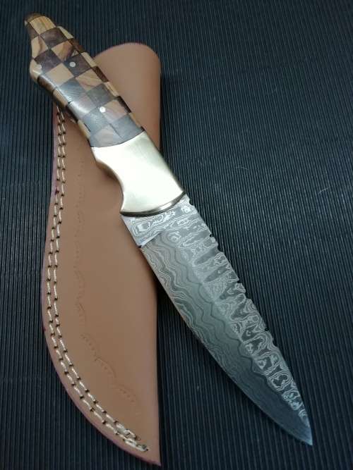 HANDMADE DAMASCUS STEEL HUNTING KNIFE !!!