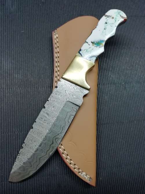 HANDMADE DAMASCUS STEEL HUNTING KNIFE !!!