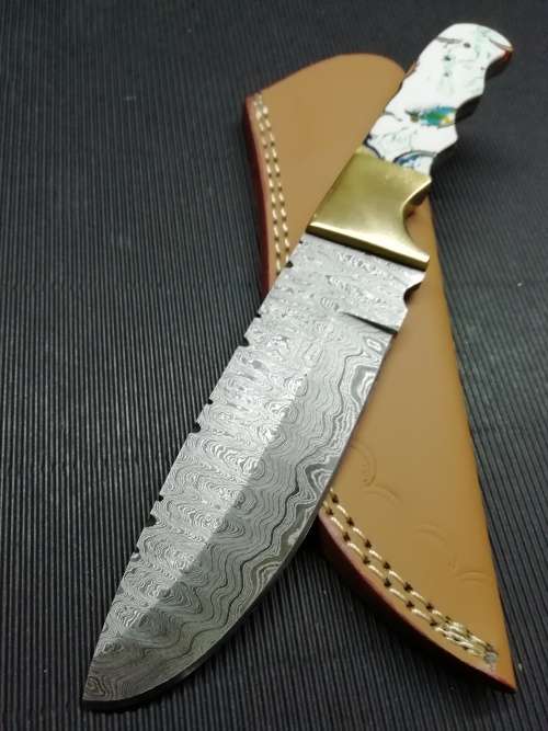 HANDMADE DAMASCUS STEEL HUNTING KNIFE !!!