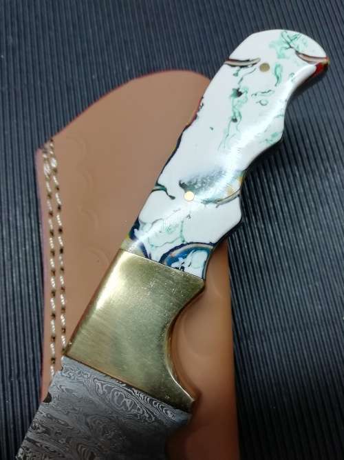 HANDMADE DAMASCUS STEEL HUNTING KNIFE !!!