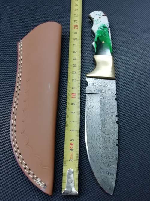 HANDMADE DAMASCUS STEEL HUNTING KNIFE !!!