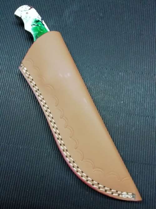 HANDMADE DAMASCUS STEEL HUNTING KNIFE !!!