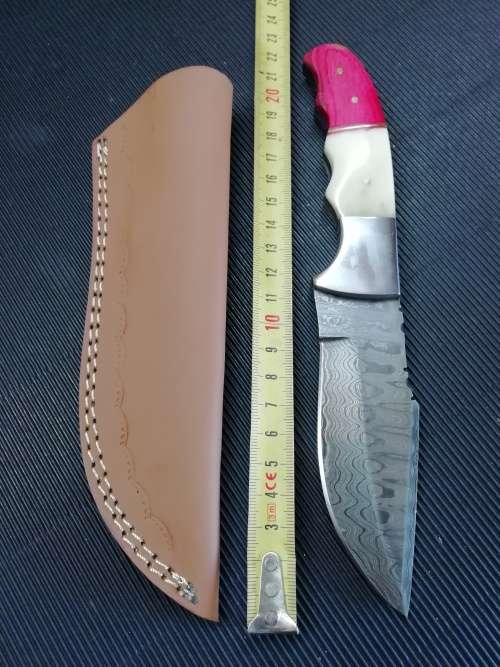 HANDMADE DAMASCUS STEEL HUNTING KNIFE !!!