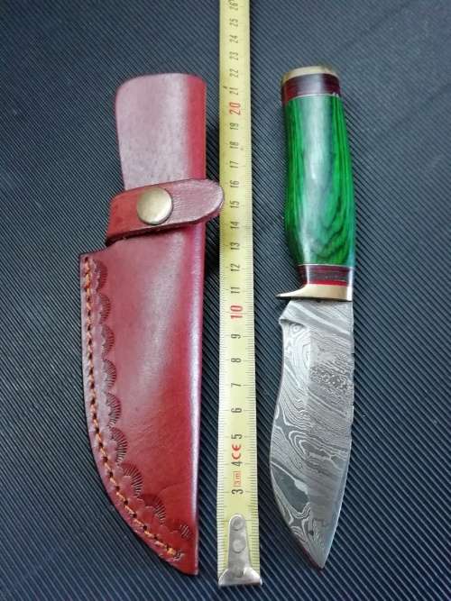 HANDMADE DAMASCUS STEEL HUNTING KNIFE !!!