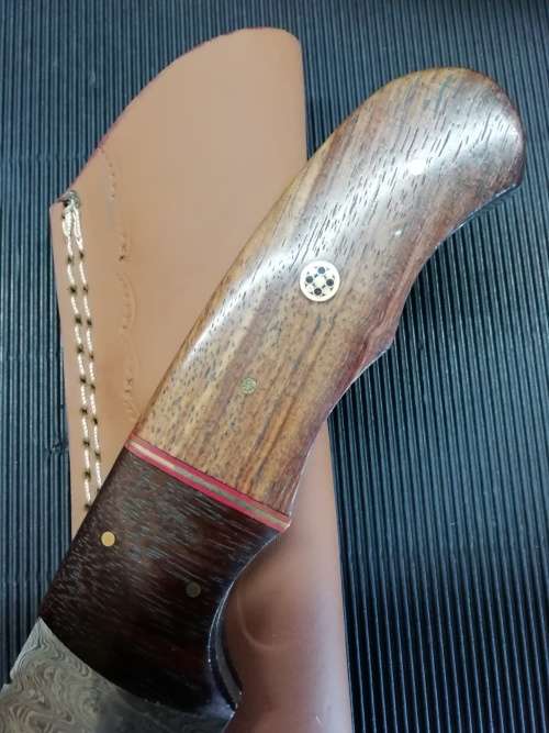 HANDMADE DAMASCUS STEEL HUNTING KNIFE !!!