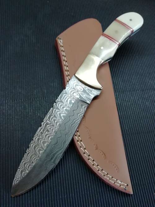 HANDMADE DAMASCUS STEEL HUNTING KNIFE !!!