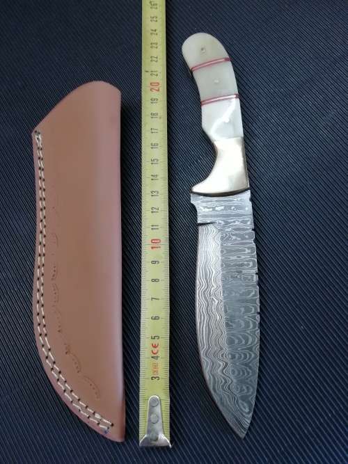 HANDMADE DAMASCUS STEEL HUNTING KNIFE !!!