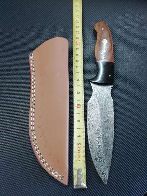 HANDMADE DAMASCUS STEEL HUNTING KNIFE !!!