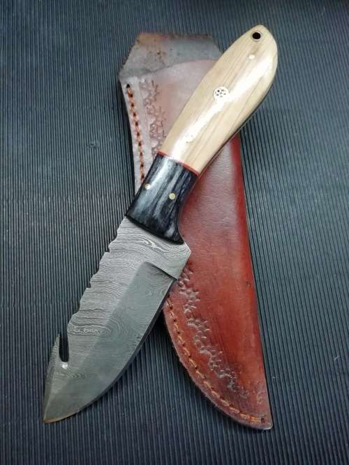 HANDMADE DAMASCUS STEEL HUNTING KNIFE !!!