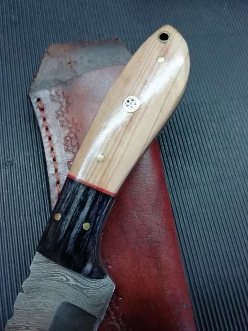 HANDMADE DAMASCUS STEEL HUNTING KNIFE !!!