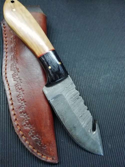 HANDMADE DAMASCUS STEEL HUNTING KNIFE !!!