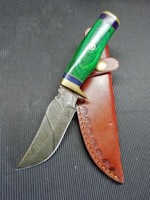 HANDMADE DAMASCUS STEEL HUNTING KNIFE !!!