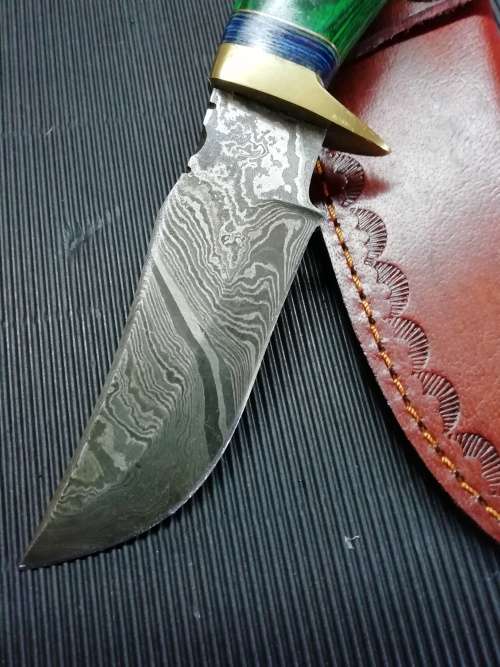 HANDMADE DAMASCUS STEEL HUNTING KNIFE !!!