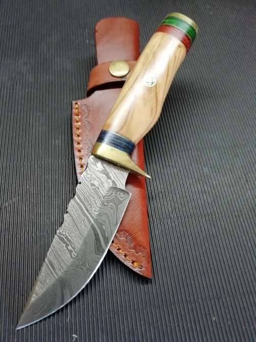 HANDMADE DAMASCUS STEEL HUNTING KNIFE !!!