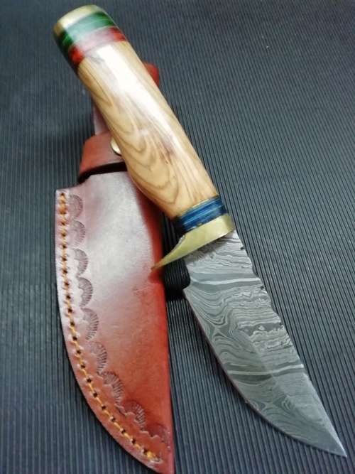 HANDMADE DAMASCUS STEEL HUNTING KNIFE !!!