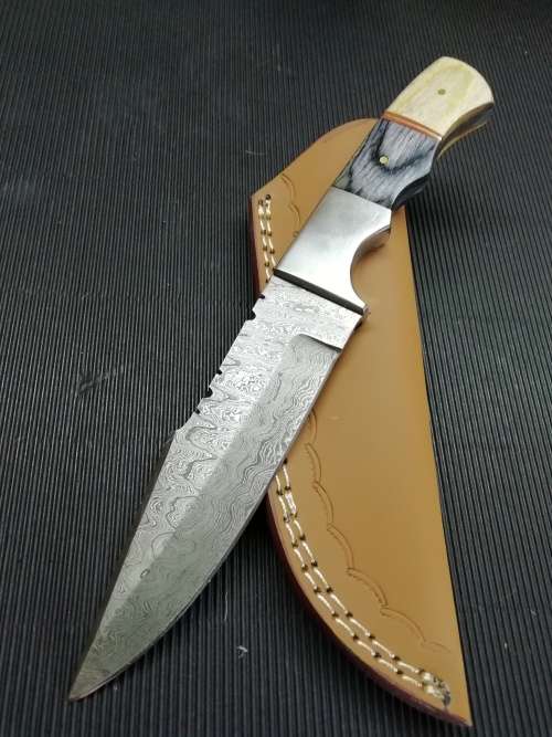 HANDMADE DAMASCUS STEEL HUNTING KNIFE !!!