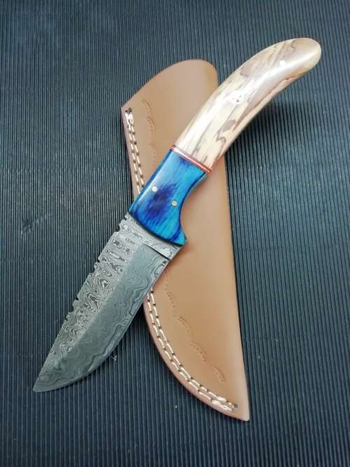 HANDMADE DAMASCUS STEEL HUNTING KNIFE !!!