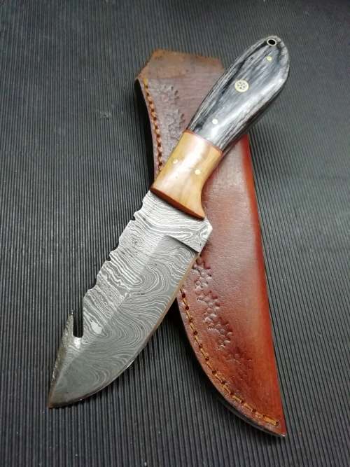 HANDMADE DAMASCUS STEEL HUNTING KNIFE !!!