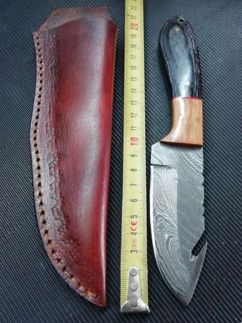 HANDMADE DAMASCUS STEEL HUNTING KNIFE !!!