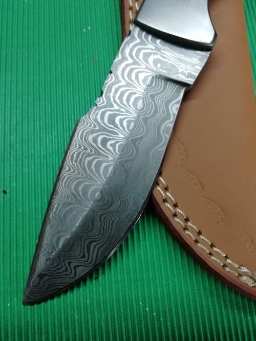 HANDMADE DAMASCUS STEEL HUNTING KNIFE !!!