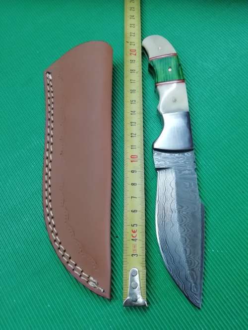 HANDMADE DAMASCUS STEEL HUNTING KNIFE !!!